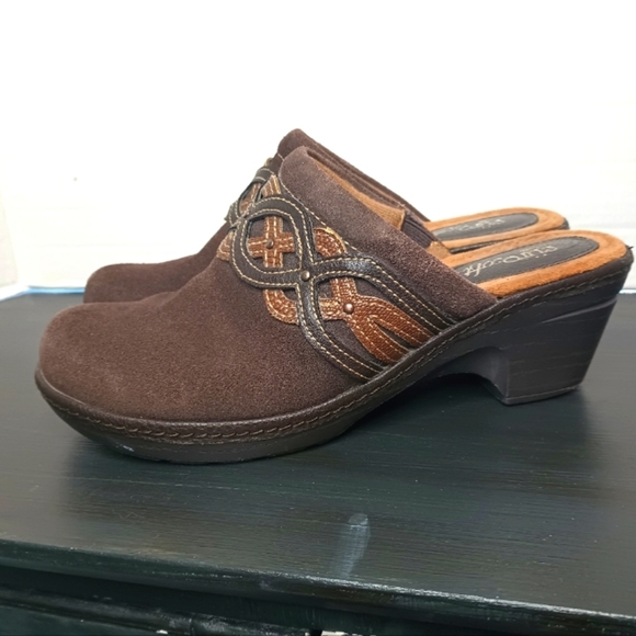 Sofft Shoes - Euro Soft By Sofft Britta Clogs Womens 7M Brown Suede Leather Embellished Chunky